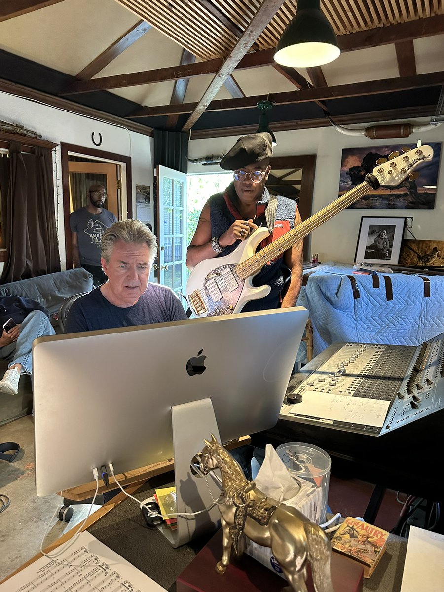 TheTashaTaylor's tweet image. New Music! Great day back in the studio! Thank you to these amazing musicians for having my back,and to Johnny Lee at Ultratone Studios here in LA! Much appreciated! 😁🎶🎹🎸#dmar #spoony #donwyatt  #johnnyleeschell #studio #newtunes #ultratonestudios