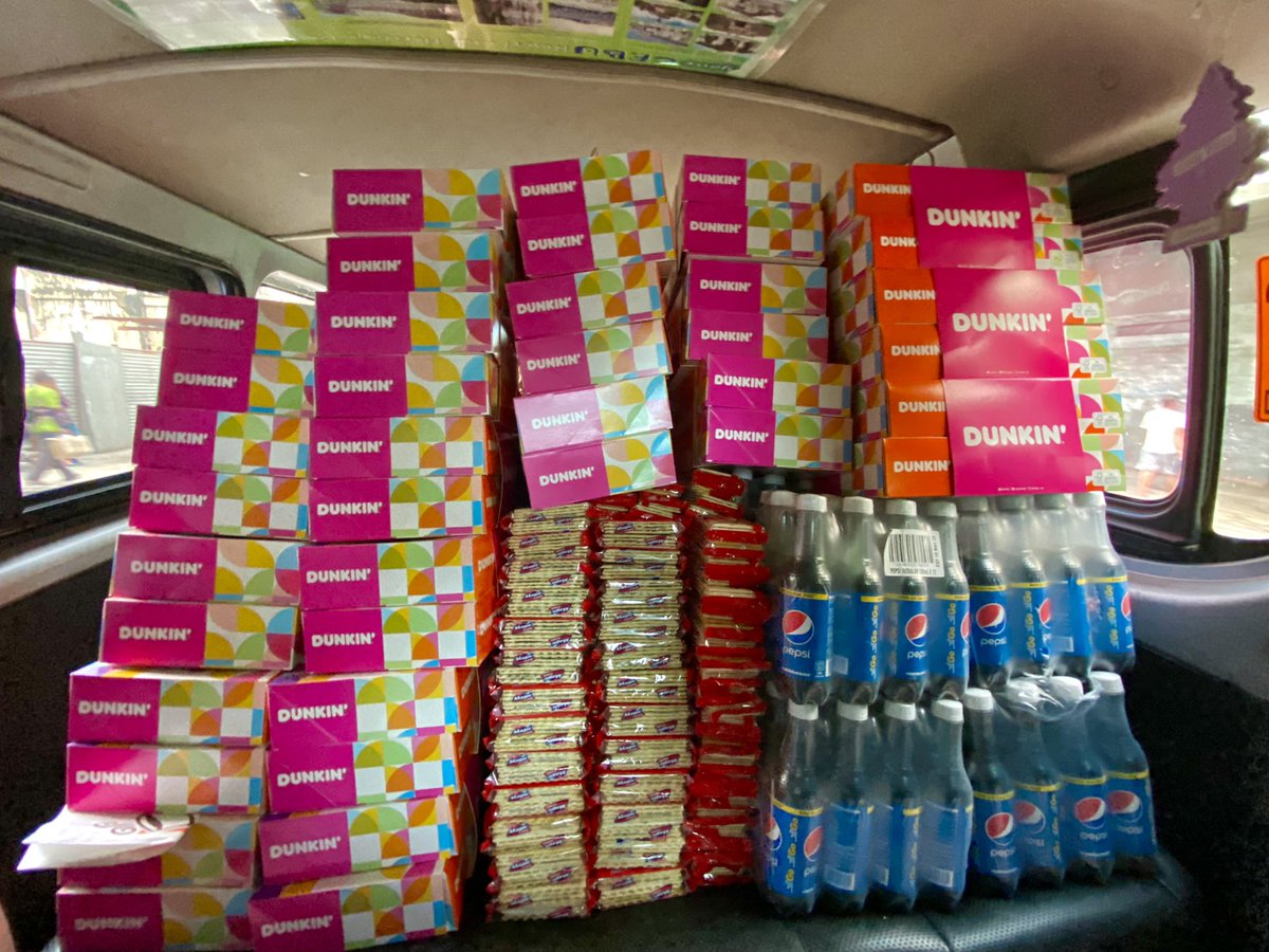CEBUbbliesOFC's tweet photo. Project: DP25
25 Children
25 Adults
25 Eldery
25 People experiencing homelessness
25 Workmen

We hoped to make these individuals in our community (Cebu, City) feel love &amp; care on a day that God bestowed a blessing to so many people. HAPPY BIRTHDAY DONNY 💙 

@pepsiphl @dunkinph https://t.co/RTIS8wDvYj