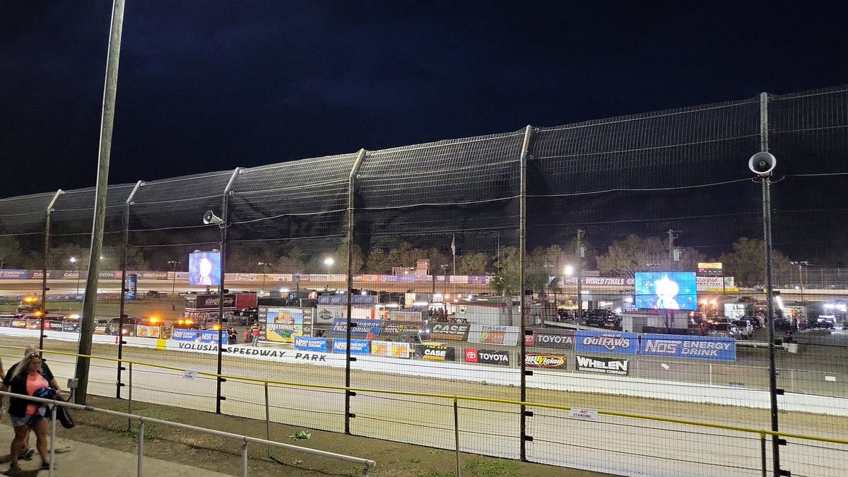 IMO, Hands down top 5 track in the USA! 
There will be critics about tonight, but i think <a href="/VolusiaSpeedway/">Volusia Speedway Park</a> <a href="/DIRTcarNats/">DIRTcar Nationals</a> always do an awesome job putting on a show!
 Pa posse guy, but damn those damn <a href="/DIRTcarRacing/">DIRTcar Racing</a> mods are always a great show! <a href="/WorldofOutlaws/">World of Outlaws</a> #FLinFeb