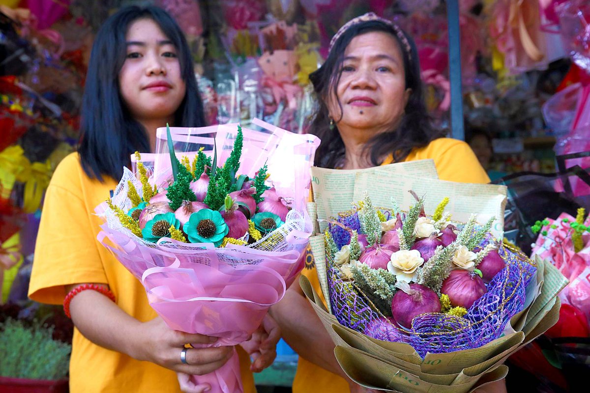 Philippine News Agency on Twitter "'ONIONS FOR YOU'. These bouquets