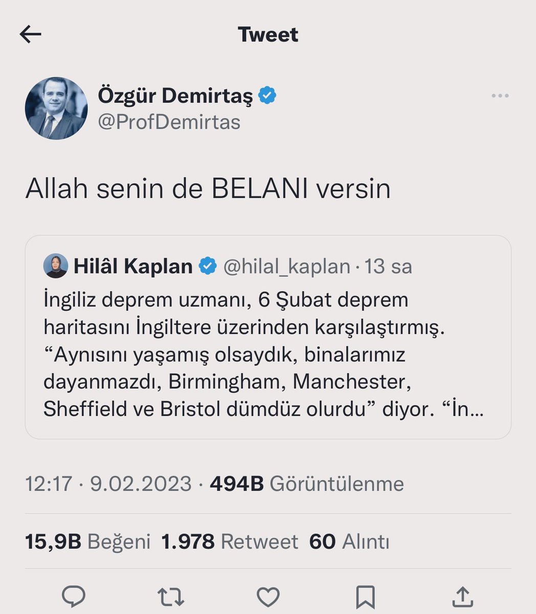 06melihgokcek's tweet photo. KİMSİNİZ SİZ LAN?

KİME BELÂ OKUYUP, KİME “KAPA ÇENENİ LAN” DİYORSUNUZ?..

BİRİNCİSİ KARŞINIZDAKİ BİR BAYAN…

İKİNCİSİ BU MEYDAN OKUMA CESARETİNİ SİZE KİM VERİYOR…

ÜÇÜNCÜSÜ HİLÂL KAPLAN YALNIZ DEĞİLDİR…BİZİM DEĞERİMİZDİR…

HADDİNİZİ BİLİN,
EDEBİNİZİ TAKININ…
@hilal_kaplan https://t.co/hI7FDtWDK7