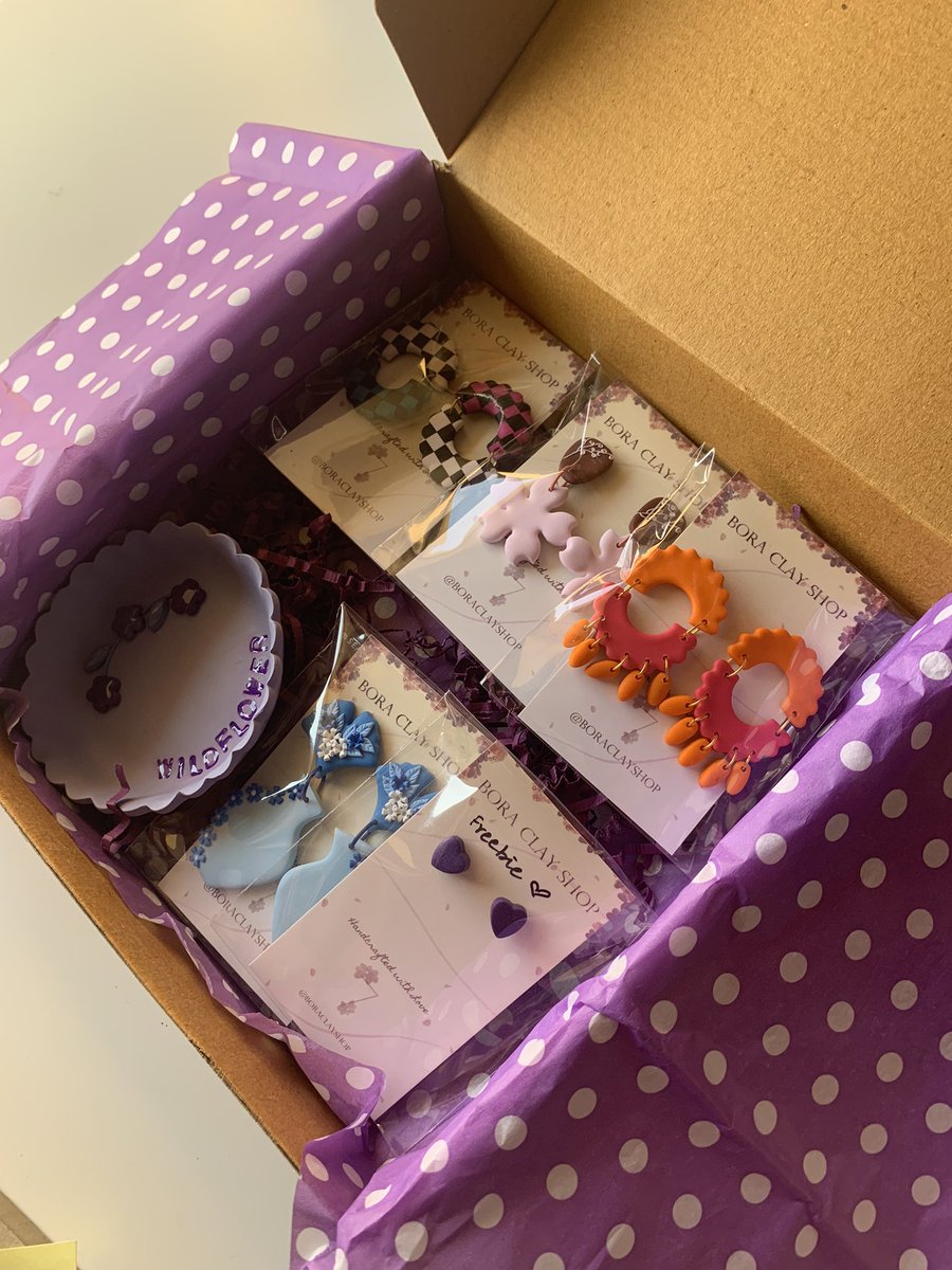 boraclayart's tweet photo. This package is going to Seoul๐๐ญ
#btssmallbusiness #btsinspired https://t.co/VsddL1NynC