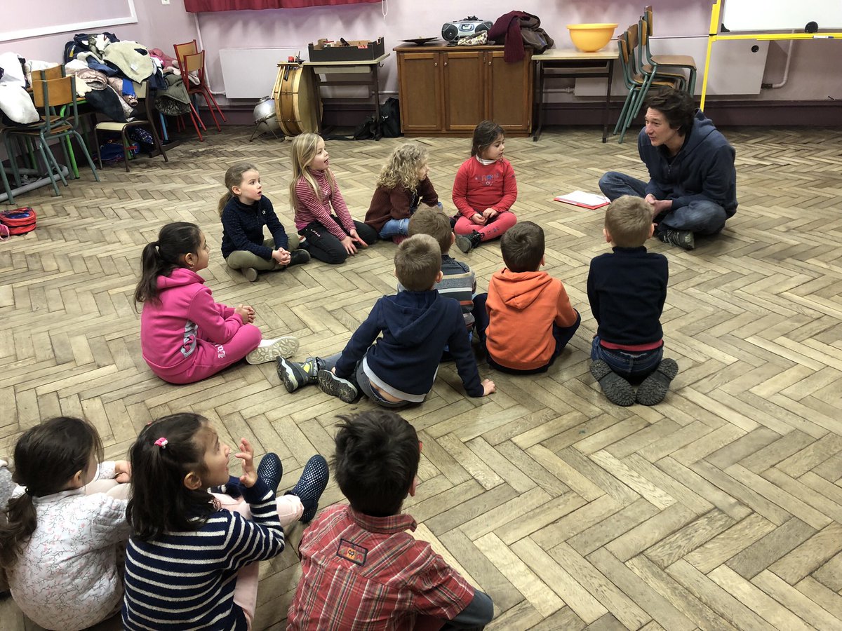 Début du projet fédérateur avec l’artiste Max Ollier autour de l’univers de Buster Keaton/ mise en son d’un film muet. Toute l’école participe. Les GS ouvrent le bal.<a href="/CPDmusique55/">COLARDELLE Emeline</a> <a href="/DSDEN55/">DSDEN55</a> <a href="/cpdartsplastiq1/">cpdartsplastiques55</a> #ruedelacasse @IenBar