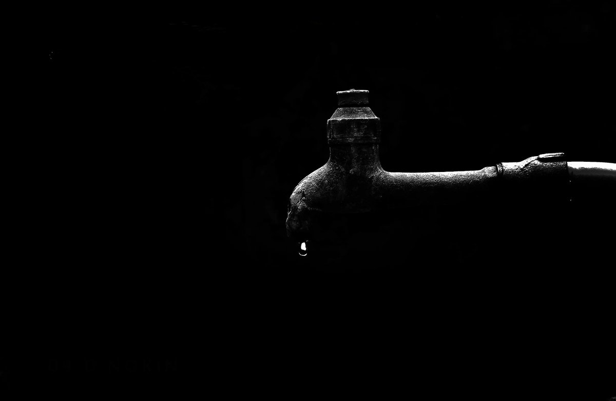 Our UNSUSTAINABLE series continues. This time we focus on the global challenge of water scarcity. A 🧵 1/