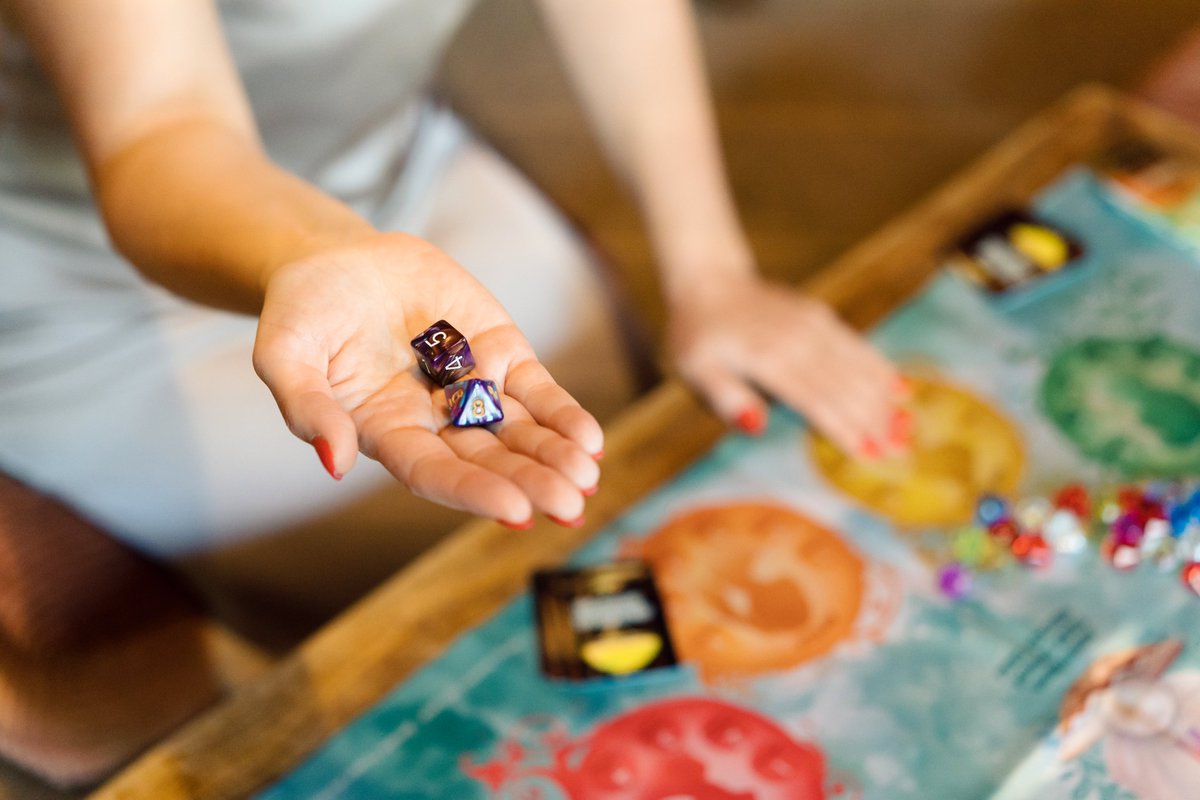 Dans le club de l'émission, aujourd'hui, on soigne notre éco-anxiété avec :
1⃣des portraits d’écologiste fondamentalement optimistes😁
2⃣des enfants à l'école dans la forêt🌲
3⃣des jeux de société♠️en lien avec l'écologie et la science

radiofrance.fr/franceinter/po…