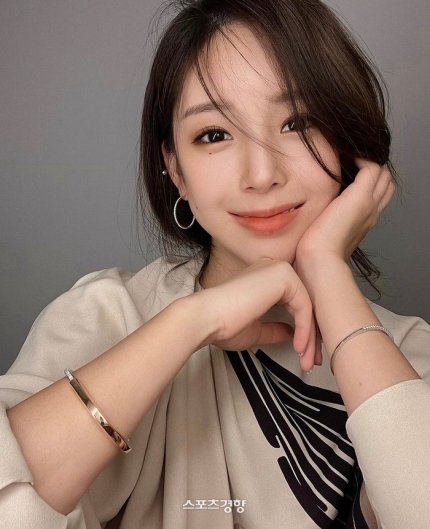 tang__kira's tweet photo. Webtoon artist Yaongyi (yg bikin webtoon True Beauty) ngehapus foto-foto mobil di  IG-nya

Yaongyi diduga ngehindar pajak dengan cara beli mobil pake uang perusahaan terus jadi aset berjalan (yg akuntan jelasin plis)

ttps://n.news.naver.com/entertain/now/article/144/0000866508 https://t.co/pSBvFdpFWa