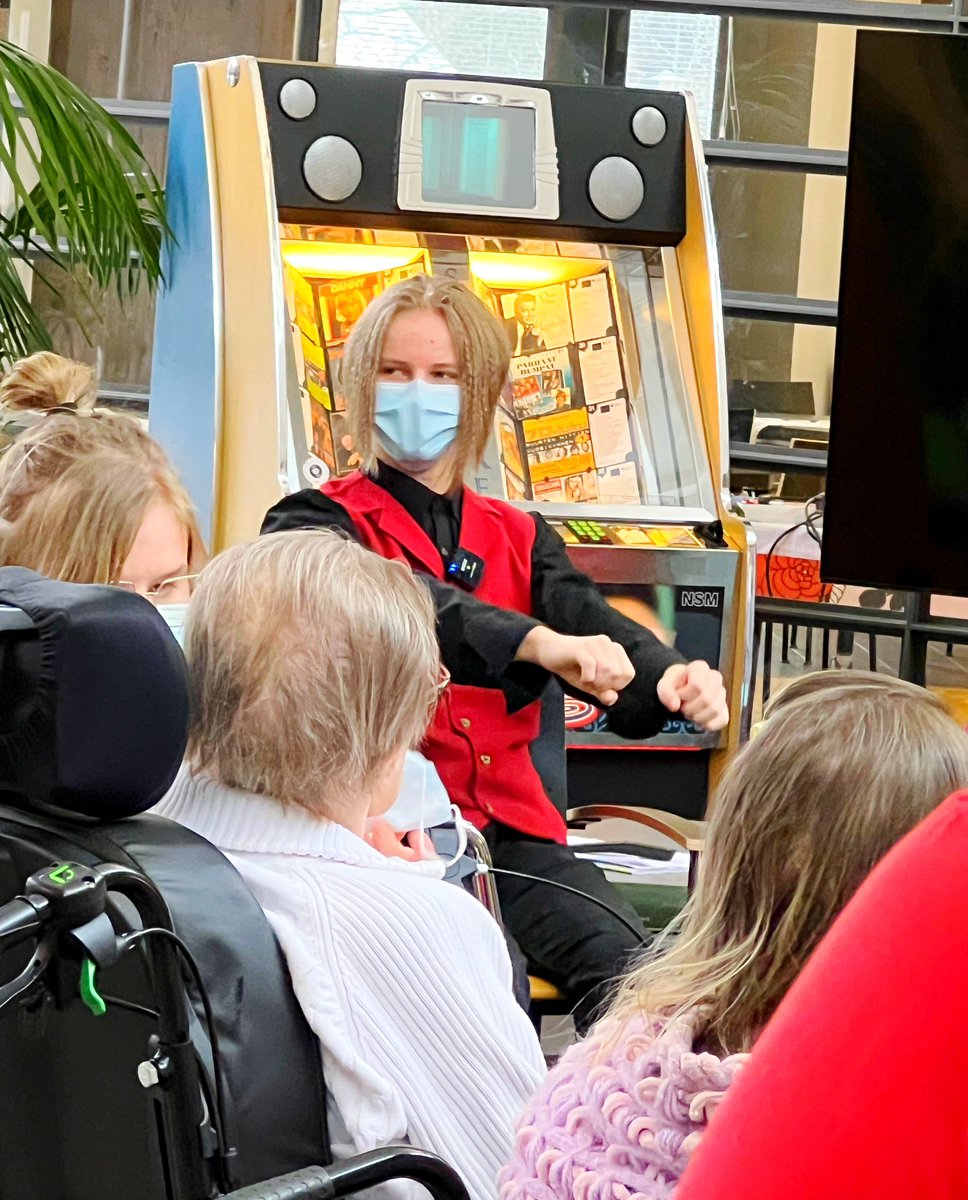 foibekartano's tweet photo. Tänään #HyTe opiskelijat Marius ja Georg johdattivat meitä Herätys hyvän elämän aamuun ja YoutubeLive-lähetyksessä.  ➡️ https://t.co/Ur0RdA7zmM

#Foibekartano @VantaanVaria #Hyvinvointiteknologia #YoutubeLive https://t.co/LhyQekvzPS