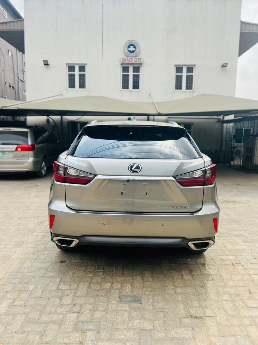 hollersunkanmi2's tweet photo. 2019 Lexus RX350
Foreign Used
Keyless ignition
Panoramic roof
Reverse Camera
Fullest Option
Pure accident free and first body
Price @ 29.5M
#mayorofekiti #CBN #POS #Oldcurrency #sportingking #Olamide #wandecoal #chelsea #Anthonyjoshua #TG Omori #supremecourt #wizkid 🦅 https://t.co/3w12aGYUqU