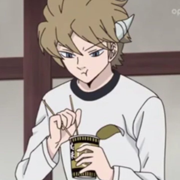rosieeyaah's tweet photo. please the way he's holding those chopsticks like HOW CAN HE EAT WITH THAT #worldtrigger #hyuse #animetwt https://t.co/1ZEJYwUy9k