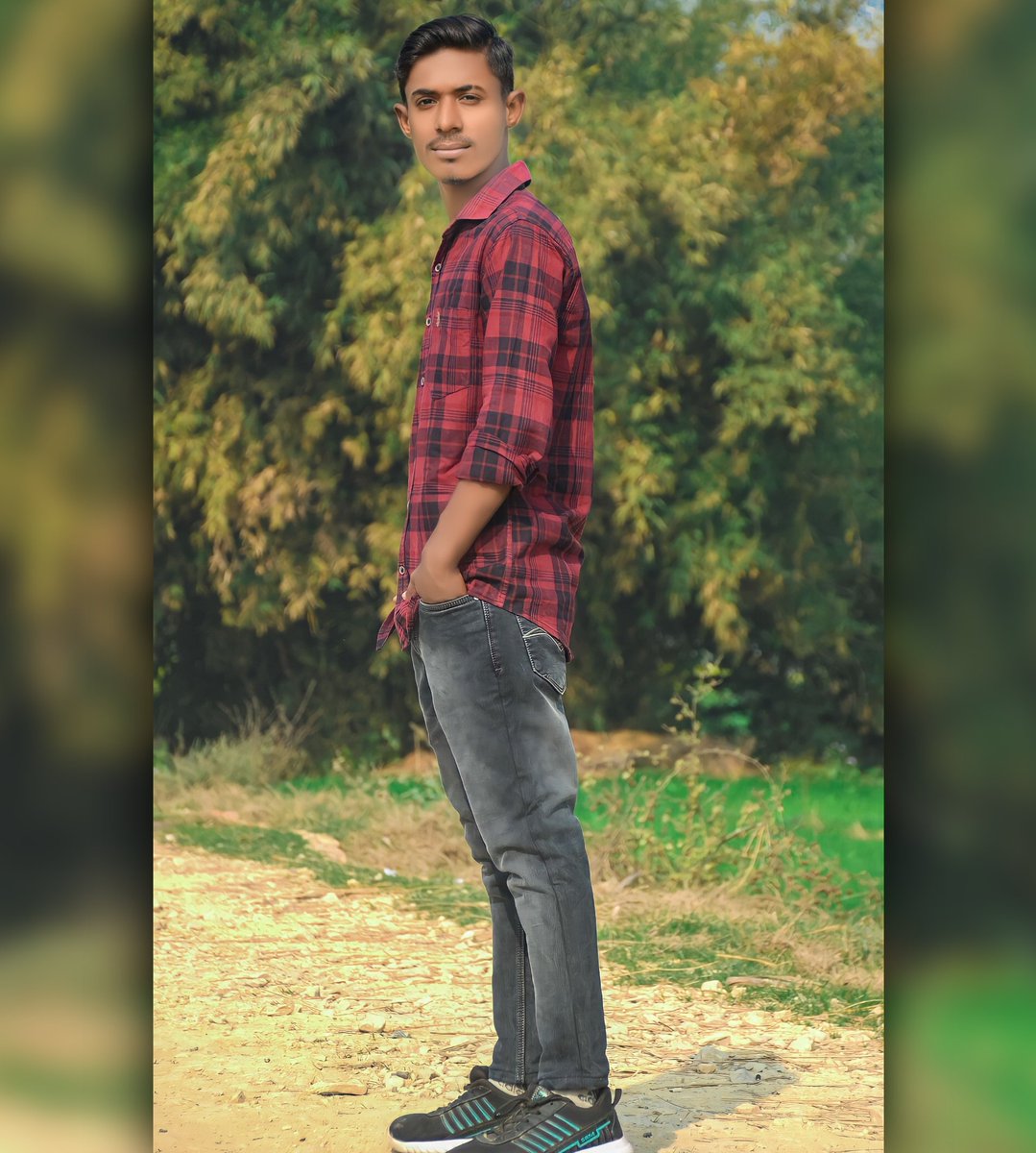 Sandeep21687203's tweet photo. बड़े सस्ते में लूट लेती है दुनिया उसे , 
जिसे खुद की कीमत का अंदाजा नहीं होता ! https://t.co/Dc9T7gcyhF