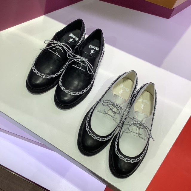 lachic_nagoya's tweet photo. ラシック4F カンペールでは、<mintdesigns>とのコラボレーションシューズ&バッグを発売。
https://t.co/oGzzsnwE5W
#ラシック #カンペール #camper
#mintdesigns #名古屋 #栄 https://t.co/88au8O8eDd