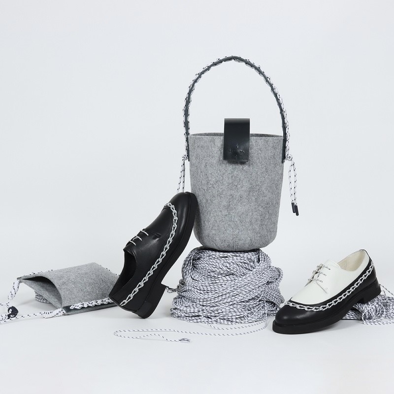 lachic_nagoya's tweet photo. ラシック4F カンペールでは、<mintdesigns>とのコラボレーションシューズ&バッグを発売。
https://t.co/oGzzsnwE5W
#ラシック #カンペール #camper
#mintdesigns #名古屋 #栄 https://t.co/88au8O8eDd