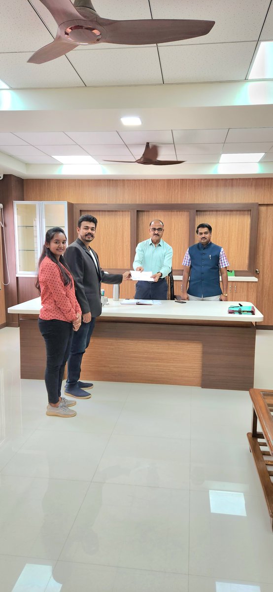 AjdmIndia's tweet photo. Fantastic Interaction with amazing folks  @ D.G College Satara #ajdmindia #satara #guestseminar https://t.co/LNuyqbnfOn