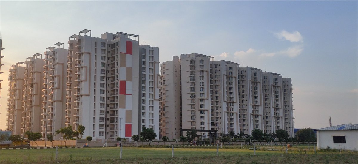VirajConstruct3's tweet photo. Sunbreeze-I, Luxurious 2BHK &amp; 3BHK Apartments &amp; Penthouses 
https://t.co/bkhuhxTMVE https://t.co/1jOUBy3nWP