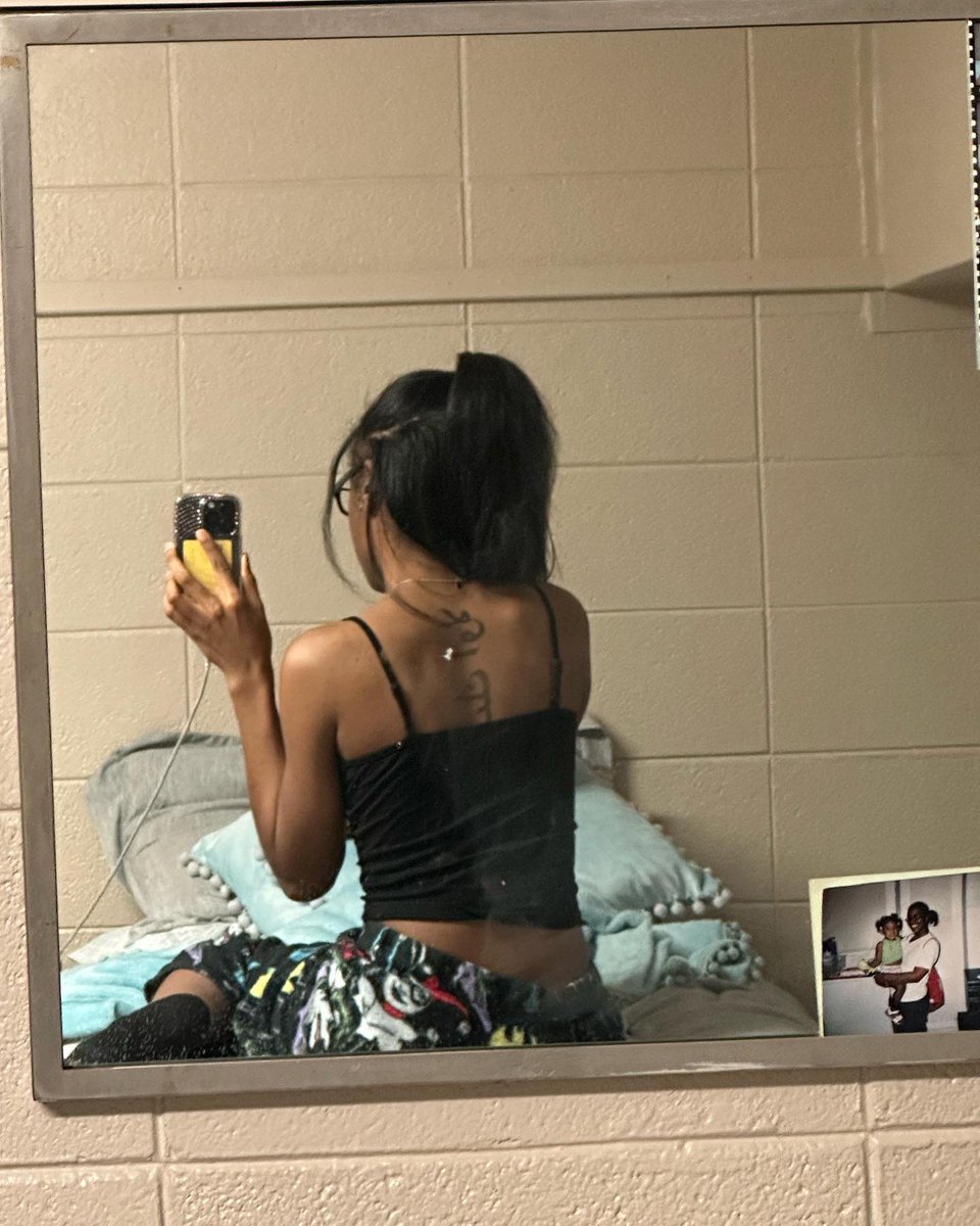 aireeanuh's tweet photo. cuz i literally love my back tat https://t.co/DfpyYok5Y3