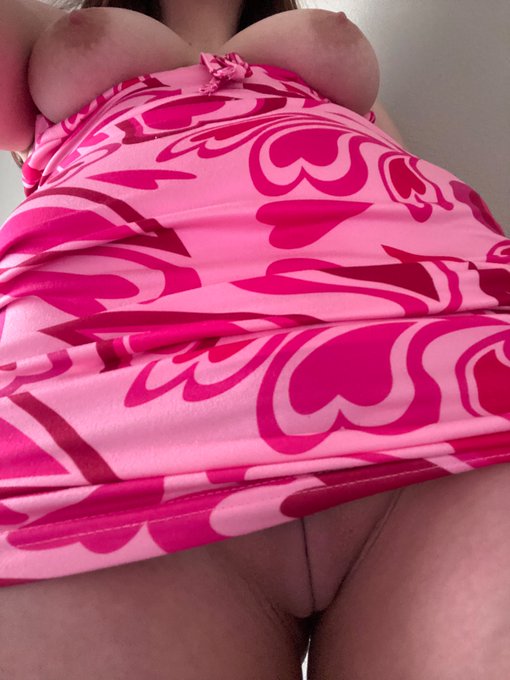 Aren&rsquo;t you gonna ask me to be your valentine? 🤭 https://t.co/X5vwgZJNMm<a href="/tag/nsfwtwt"class="tags"><span>#nsfwtwt</span></a>