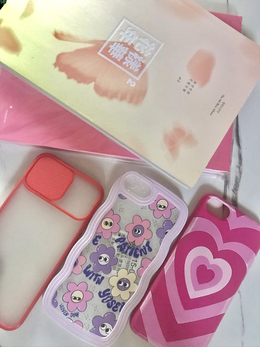 KTHLUV995's tweet photo. SWAP! 
— iphone 7 to iphone X 
- can add cash 3 to 4k 
- 82 batt health 
- all working 
- have dents at the back due to cases
- with free 2 bts albums &amp; 3 cases https://t.co/lbGwKzF0vY
