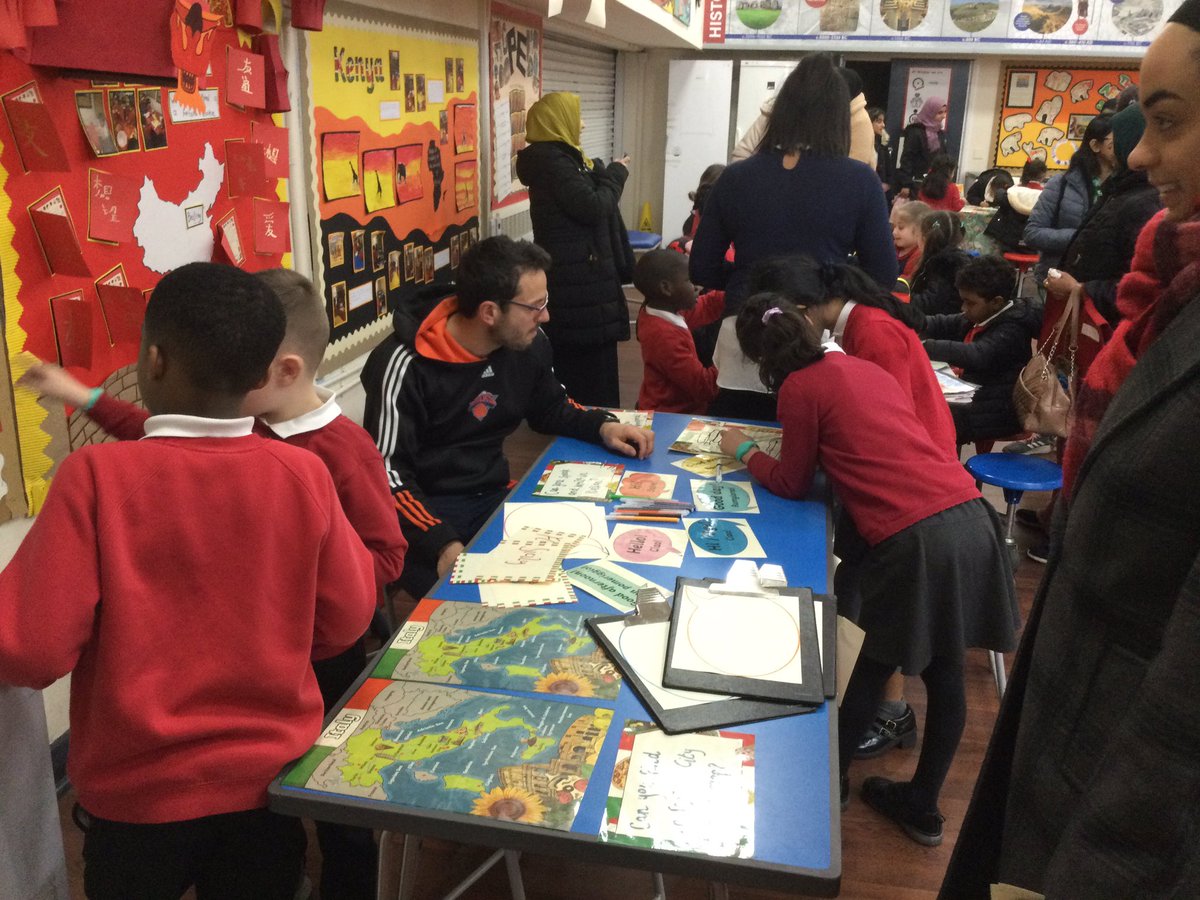 Thank you to everyone for attending our ‘Passport to the World’ Celebration Afternoon based on our Geography study of Italy. Our experts, Yaken, Kritika, Amon and Elijah did a great job of welcoming the parents and challenging them to find Italian cities on our map display.