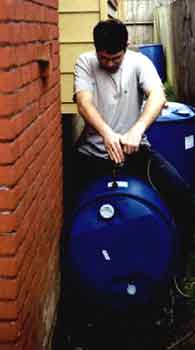 rwhnews's tweet image. @rwhnews #rwhnews #rainwaterblog #rainbarrel

Rainbarrel Tutorial: How to make a rain barrel
The total cost of making one barrel (including the cost of the barrel) is about $15-20.  (Part 2 below)

rwh.in/howto.htm