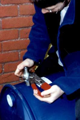 rwhnews's tweet image. @rwhnews #rwhnews #rainwaterblog #rainbarrel

Rainbarrel Tutorial: How to make a rain barrel
The total cost of making one barrel (including the cost of the barrel) is about $15-20.  (Part 2 below)

rwh.in/howto.htm