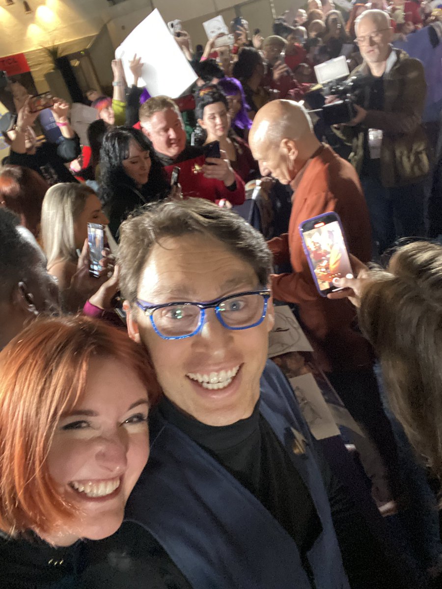 DrJosh's tweet photo. Monday was a landmark birthday for me, and tonight @paramountplus allowed me to make an epic capstone to celebrations by attending the @StarTrek Picard premiere at @ChineseTheatres. https://t.co/6vjMGbqLN7