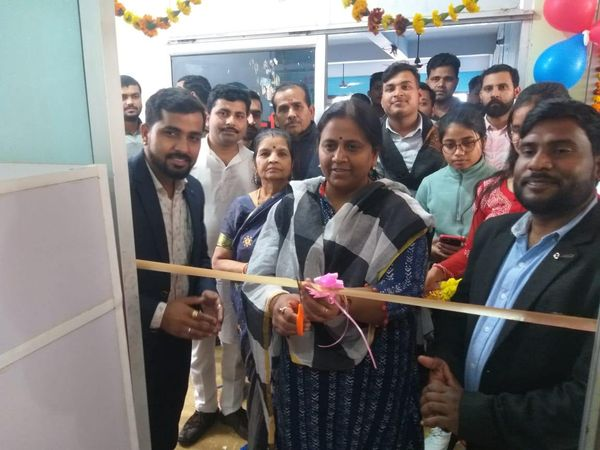 BjpNeelima's tweet image. #SMART_STUDY की #स्मार्ट_लाइब्रेरी..
कल्याणपुर निवासी श्री योगेश कुमार शुक्ला जी एवं श्री धर्मेंद्र वर्मा जी के माउंटेन लाइब्रेरी के शुभारंभ पर शुभकामनाएं..
1/1