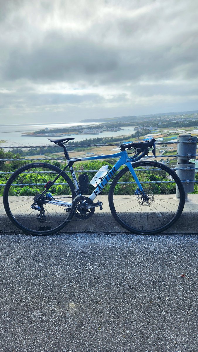 yosshii_cycling's tweet photo. やっぱりFACTOR O2 登りも平坦も走りやすいな~✨
フレームも固すぎないから僕には乗りやすいバイクです♥️
#FACTORO2
@Trisports_Cycle https://t.co/8APENYBIc6