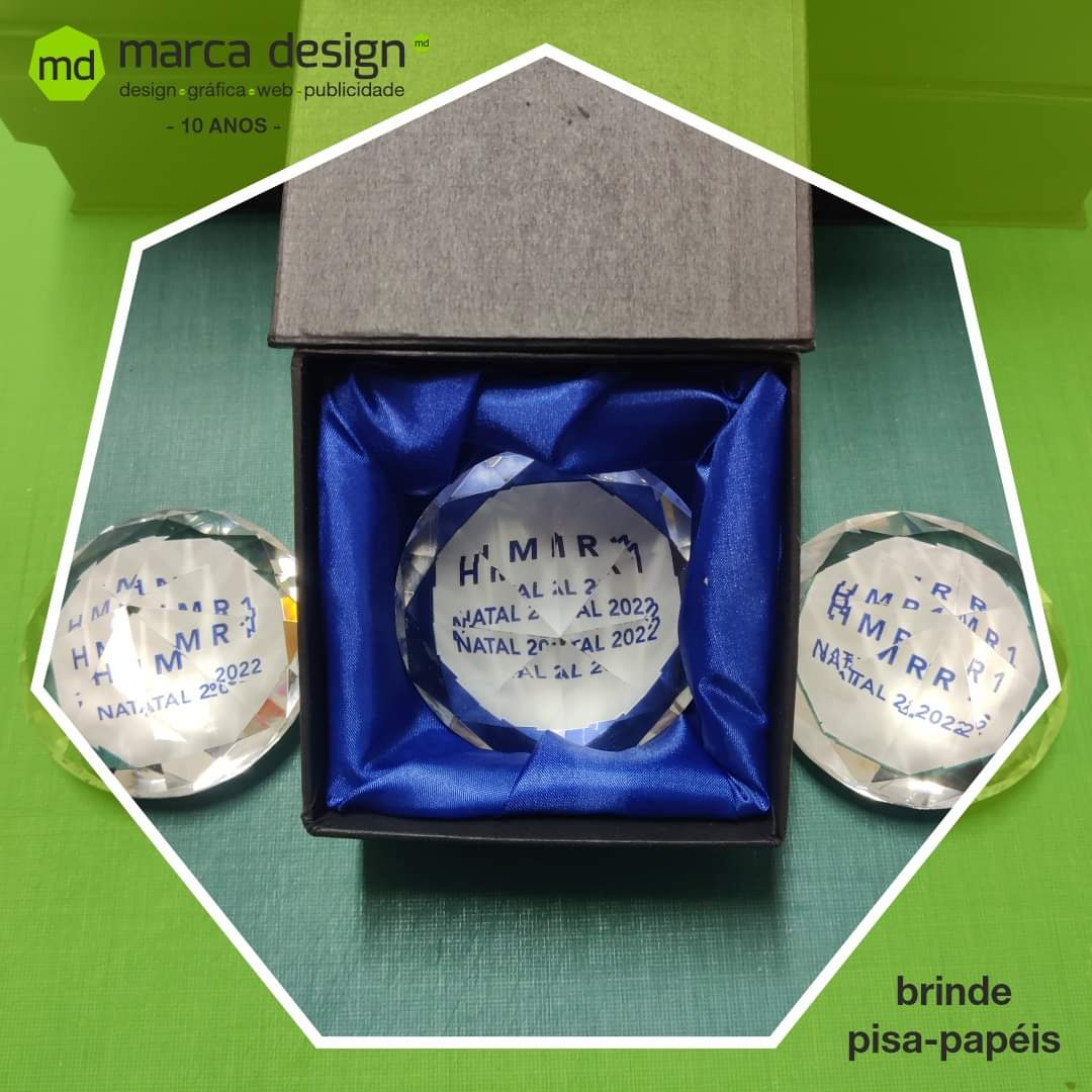 MarcaDesignpt's tweet photo. Brindes para todas ocasiões e eventos! ✅

💎 Pesa-papéis forma diamante c/ caixa de oferta

#marcadesign #merchandising #brindes #brinde #publicitários #publicidade #eventos #evento #artigospromocionais #promocional #prenda #gift #brindespersonalizados #brindecorporativo https://t.co/7M7RVPa1jP