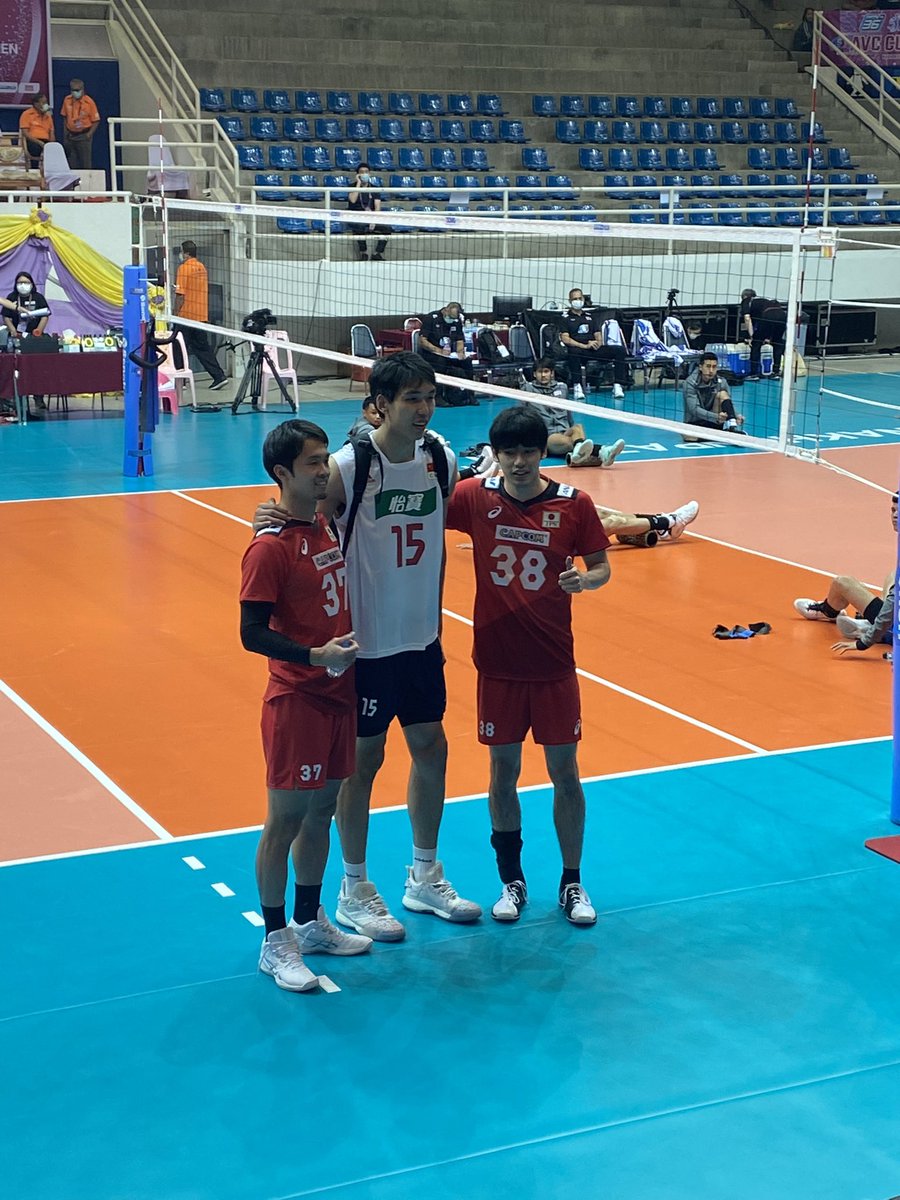 Pu12478207's tweet photo. ครั้งหนึ่งที่ได้มีโอกาศไปเชียร์ ฮารุกิ โอโนะ #小野遥輝 #Onoharuki #AVCCup2022 https://t.co/d97V10cHCD