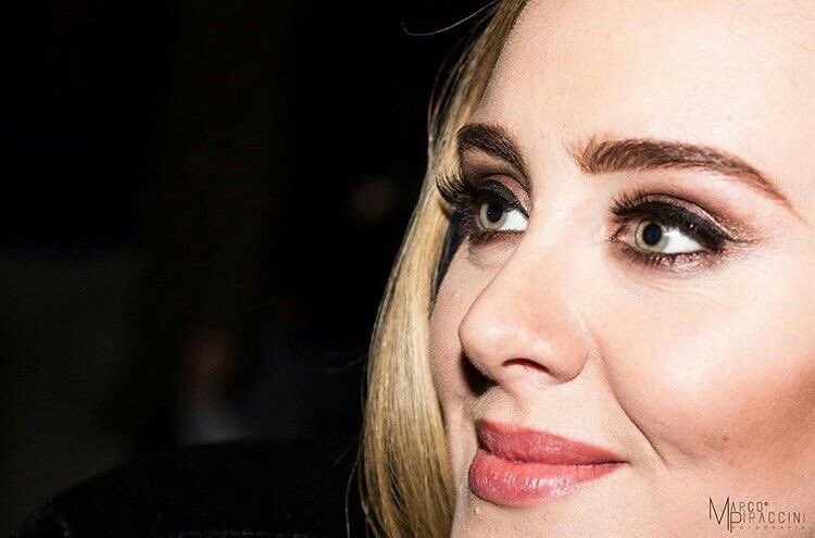caroledanver's tweet photo. Yes, blonde is her signature hair colour and many thinks it is natural and still it was natural when she was young.  
Tall,blonde and gorgeous indeed. Blond hair supremacy. @Adele @AdeleAccess https://t.co/hn8mzksTXK