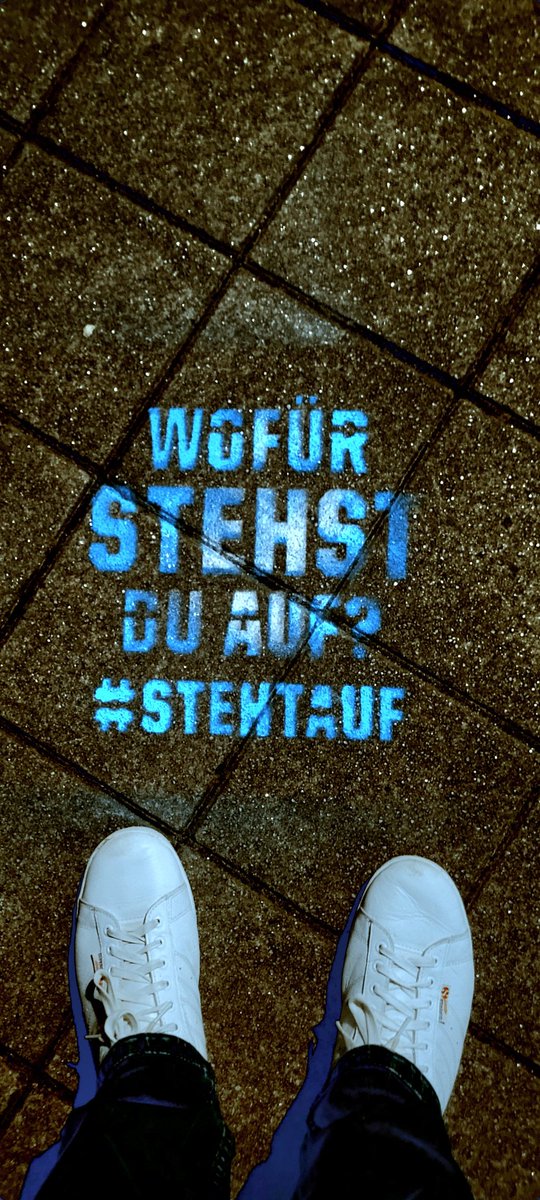 #STEHTAUF