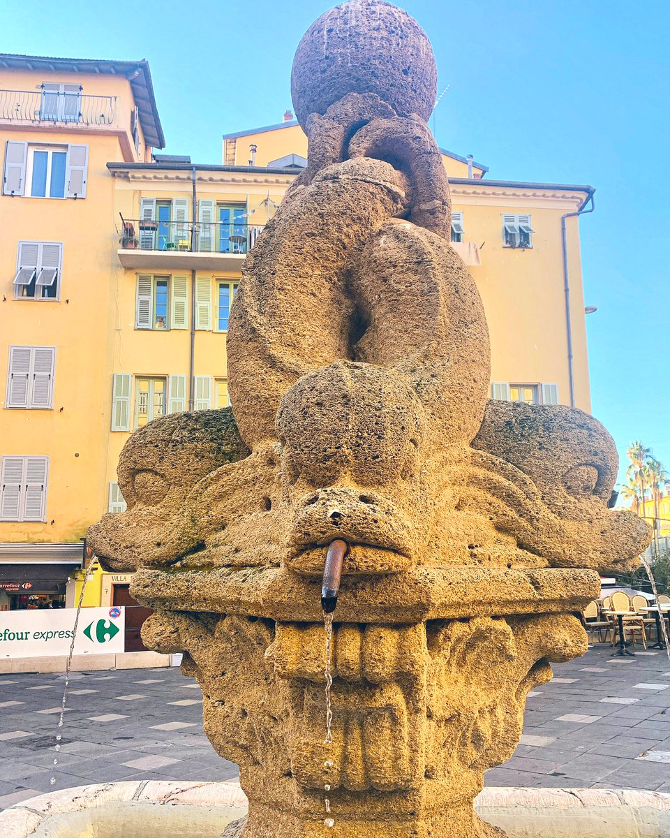 Place saint François #Nice06 #vieuxnice #fishmarket #PHOTOS #fontaine