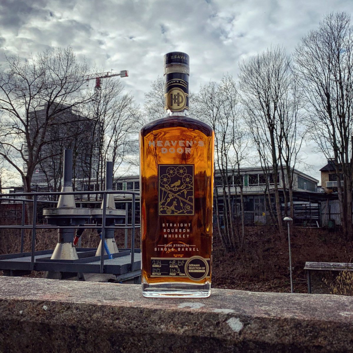 tooobi_hh's tweet photo. After trying this #singlecask bottling of @HeavensDoorWsky at #HanseSpirit fair, I had to take a bottle home! I was deeply impressed by the #whiskey's complexity, elegance, sophistication & sheer excellence! I think tonight might be a good date to pop the cork & revisit it … 🥃 https://t.co/7iZ2hdv0aV