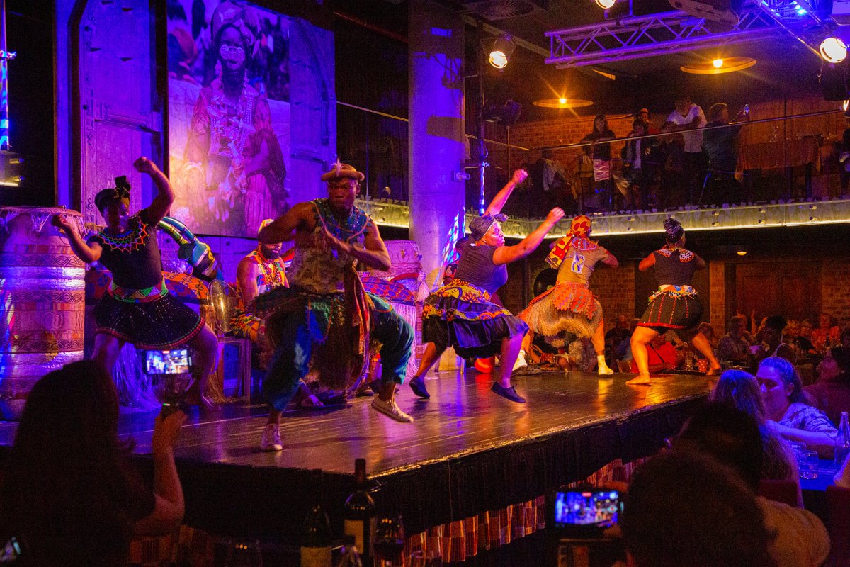 IELAWORLD's tweet image. 🙏Flavours, music &amp;amp; dance awaken all our senses on this fantastic night at GOLD on the 3rd day of #IELAWS23
So thankful to @SwissExpo for the great African experience!
📸All pictures on  iela.org/events/ws23/ev…
#IELAnetwork #IELAfamily #networking #exhibitionlogistics