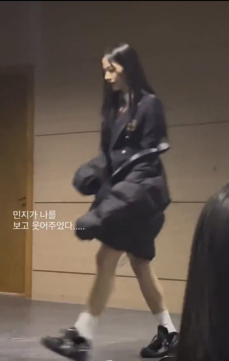 j on Twitter: "RT @Ne_3s2_3p5: 오늘부로 “민지졸업”은 한림예고에서 매년 열리는 행사이다. 뉴진스의 ...