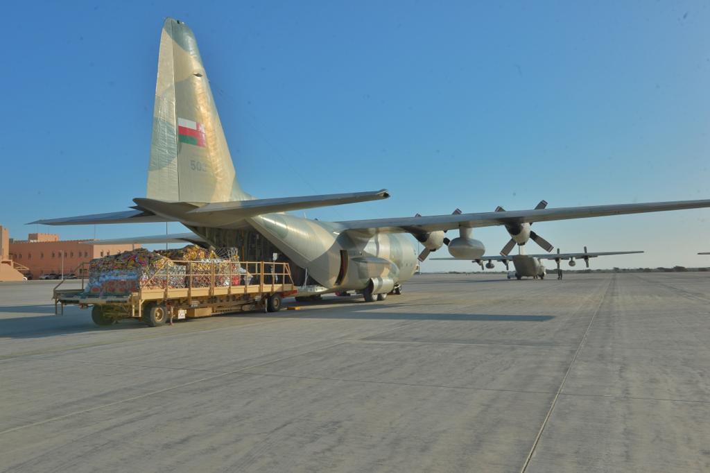 تجسيدًا للأوامر السامية.. سلطنة #عُمان ممثلة بالهيئة العُمانية للأعمال الخيرية وبالتعاون مع سلاح الجوّ السُّلطاني العُماني تسيّر رحلات إغاثة  إلى المناطق المتضررة بالجمهورية العربية السورية جراء #الزلزال الذي  تعرضت له. 

#العُمانية