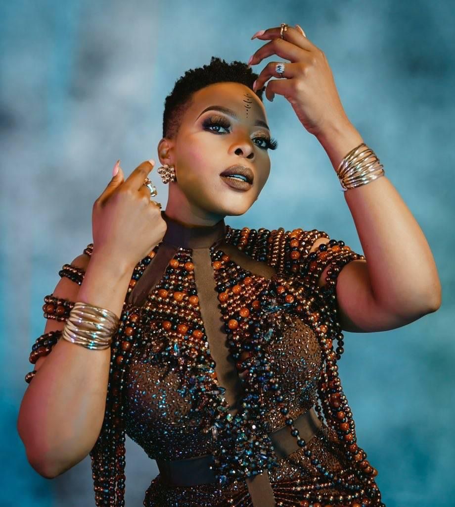 Live Amp tweet media