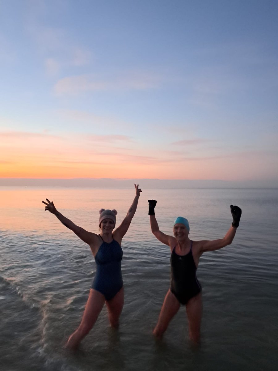 Ravilious's tweet photo. On this day 50 years ago...(my mum and dad got married!) #eaford #Seaswimming #coldwater #friday #50thanniversary https://t.co/wWTn09A3G8