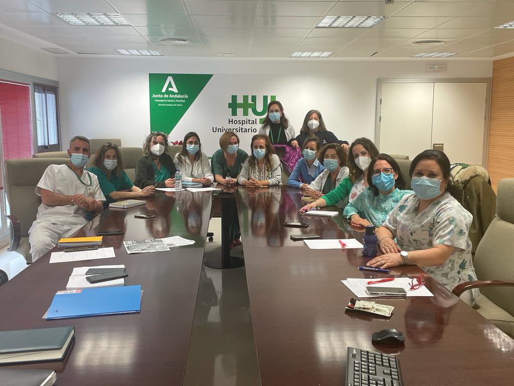 HospitalJaen's tweet photo. 👶🏻 La Comisión de Lactancia suma nuevos profesionales con el fin de abarcar todos los ámbitos.

En ella se han analizado los puntos críticos y se han planteado acciones de mejora. El @HospitalJaen cuenta con la Guía de lactancia materna del Programa #BPSOHospitalJaen https://t.co/3Ld1bNjZcL