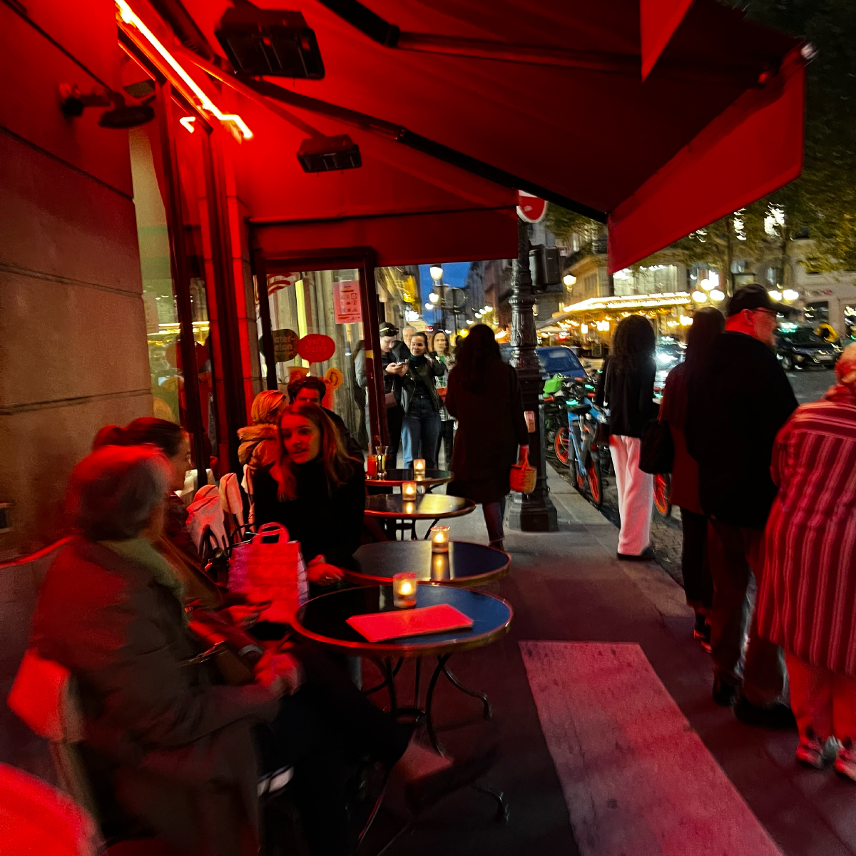 観光客を取り戻し、また少しずつ物理的な距離が近しくなってきた日本とパリ。今、過ぎ行く気分をお届けします。
ぜひご覧ください。
shop.delfonics.com/special/capmar…
#delfonics #rollbahn #capmartin #デルフォニックス #ロルバーン #カップマルタン