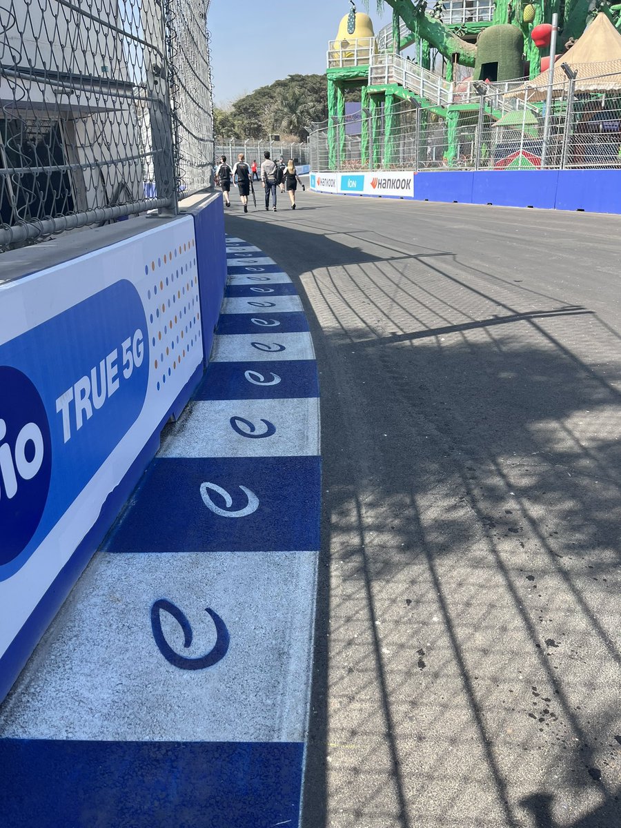 venkatmandala's tweet photo. India’s fastest network @reliancejio ‘s #JioTrue5G meets India’s fastest event #GreenkoHyderabadEPrix⚡️
#RacePartner #HyderabadEPrix 
#Motorsport #racing #India #AceNxtGen @FIAFormulaE @GreenkoIndia @abtmotorsport 
#HyderabadEMotorShow2023 
#Hyderabad #Telangana https://t.co/3tRm85zEZ7