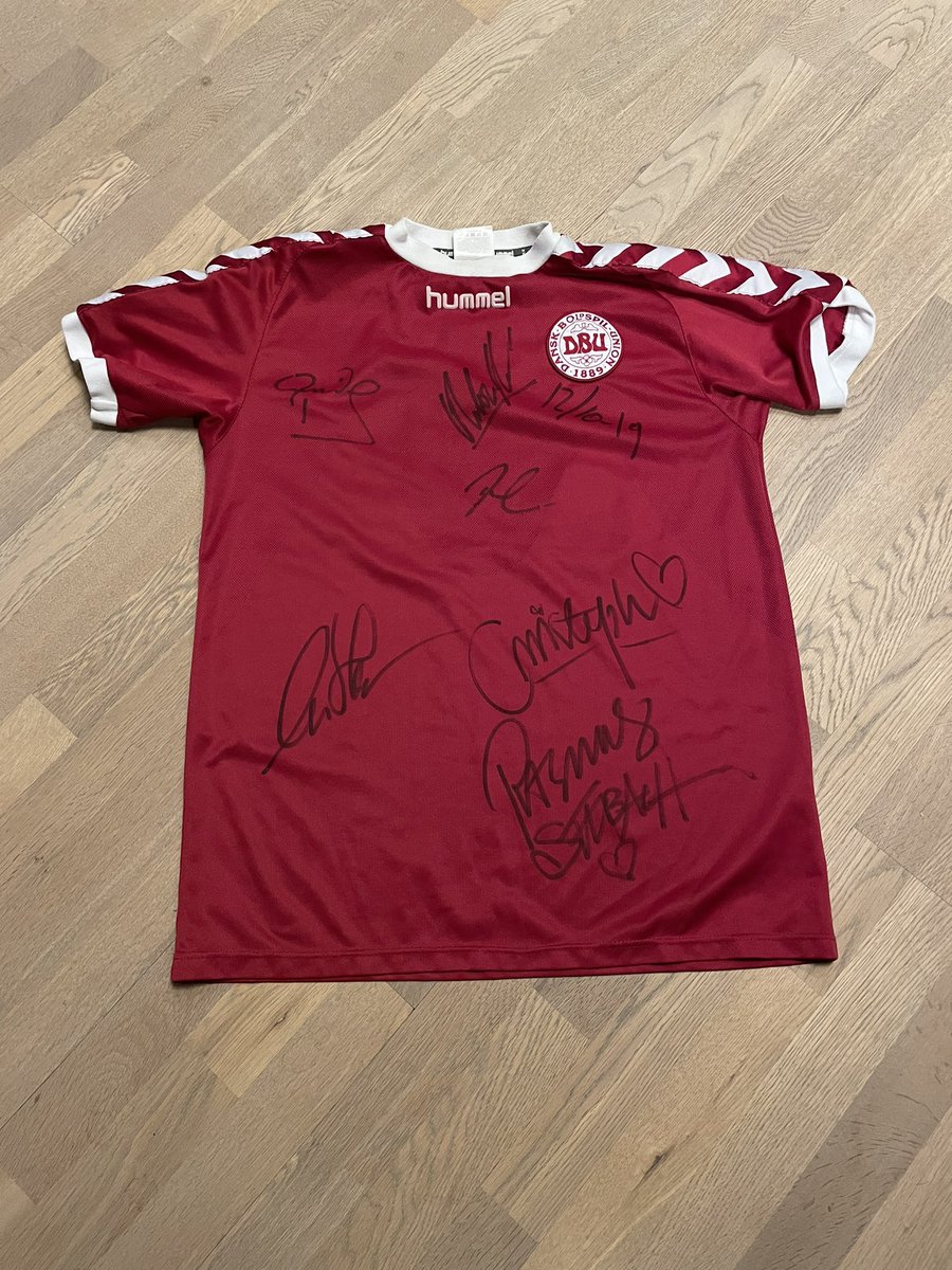 Go to our Instagram and get the chance to win this unique shirt🙏 by tagging 2 friends 😎