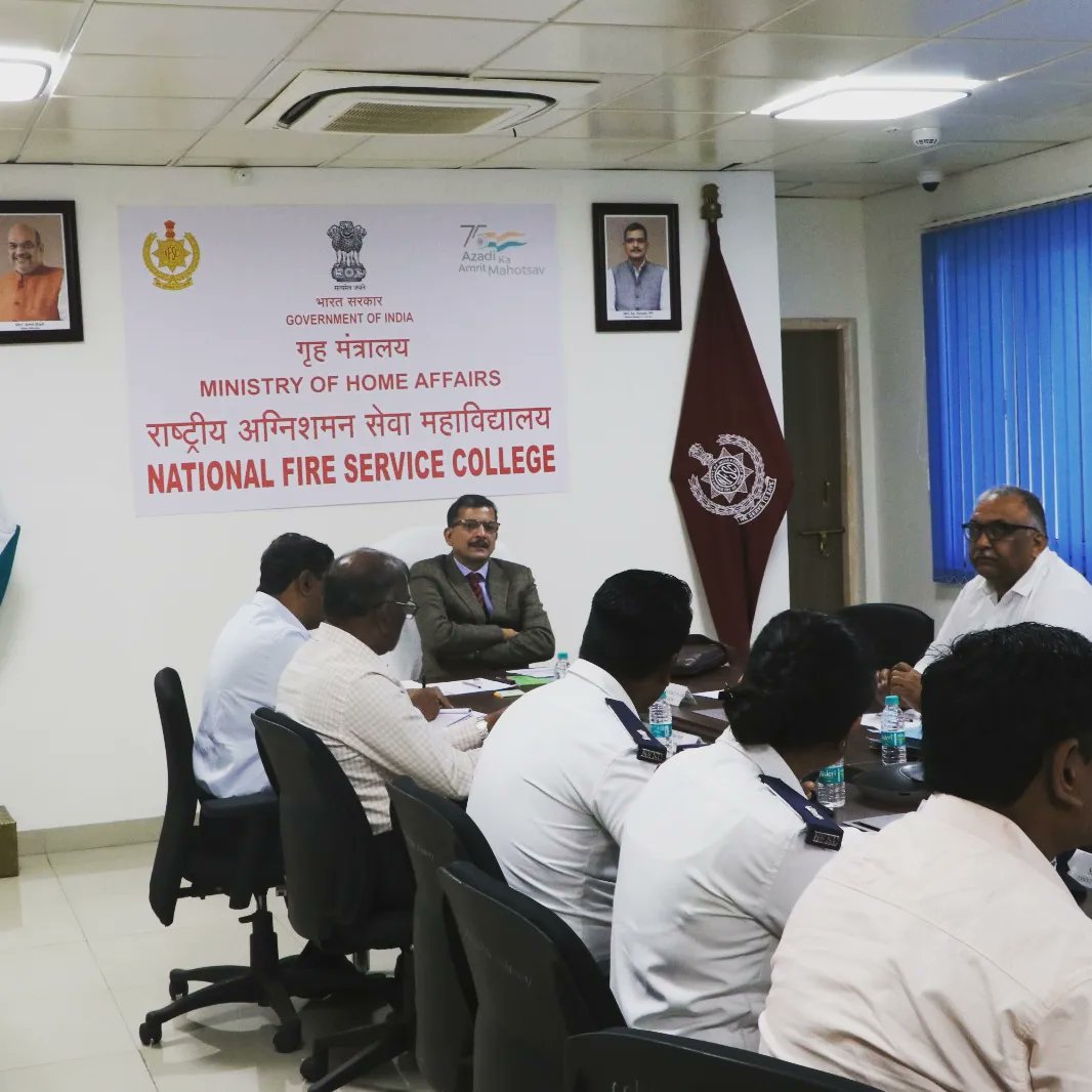 nfsc_mha's tweet photo. Hon'ble DG-FS, CD & HG Taj Hasan, IPS met the officials and students in his two-day #NFSC visit.
#mha #nfscmha #dgfscdhg #IPS #firedepartment #fireprotection #firetraining #training #firecommunity #directorgeneral #vipvisit #nagpur https://t.co/CKl24ZiRqZ