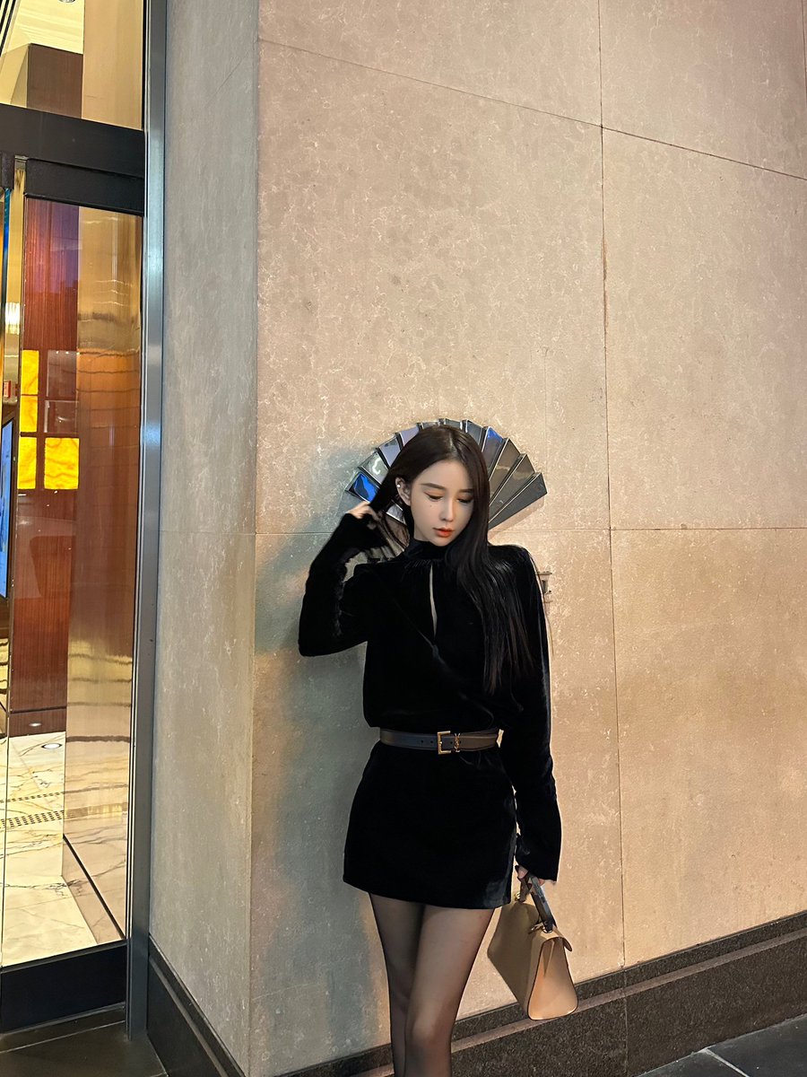 eveepeepee's tweet photo. Happy New Year https://t.co/fqpKpzGrNL