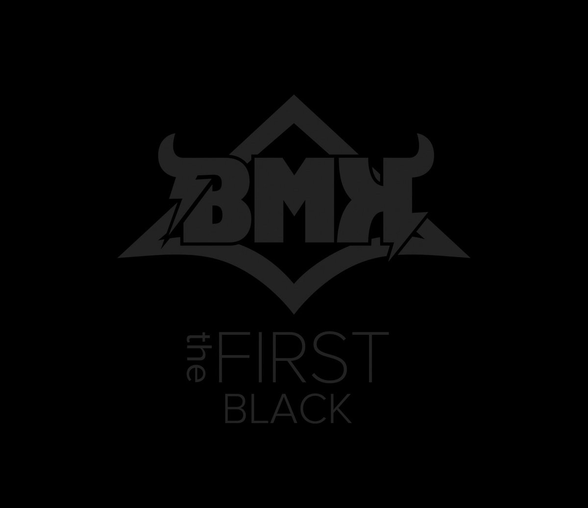 VictorMusic's tweet image. 💥👾⚡️ #BMK ⚡️👾💥

／
3月15日リリース
1stアルバム『the FIRST』
作品詳細＆JK写公開！
＼
 「明るくて元気な“WHITE”」盤
「男らしくカッコいい“BLACK”」盤
の2種類となっております🐰❣️

こちらからチェックしてください🫶
jvcmusic.co.jp/-/News/A026847…

@BMK_info 
#the_FIRST