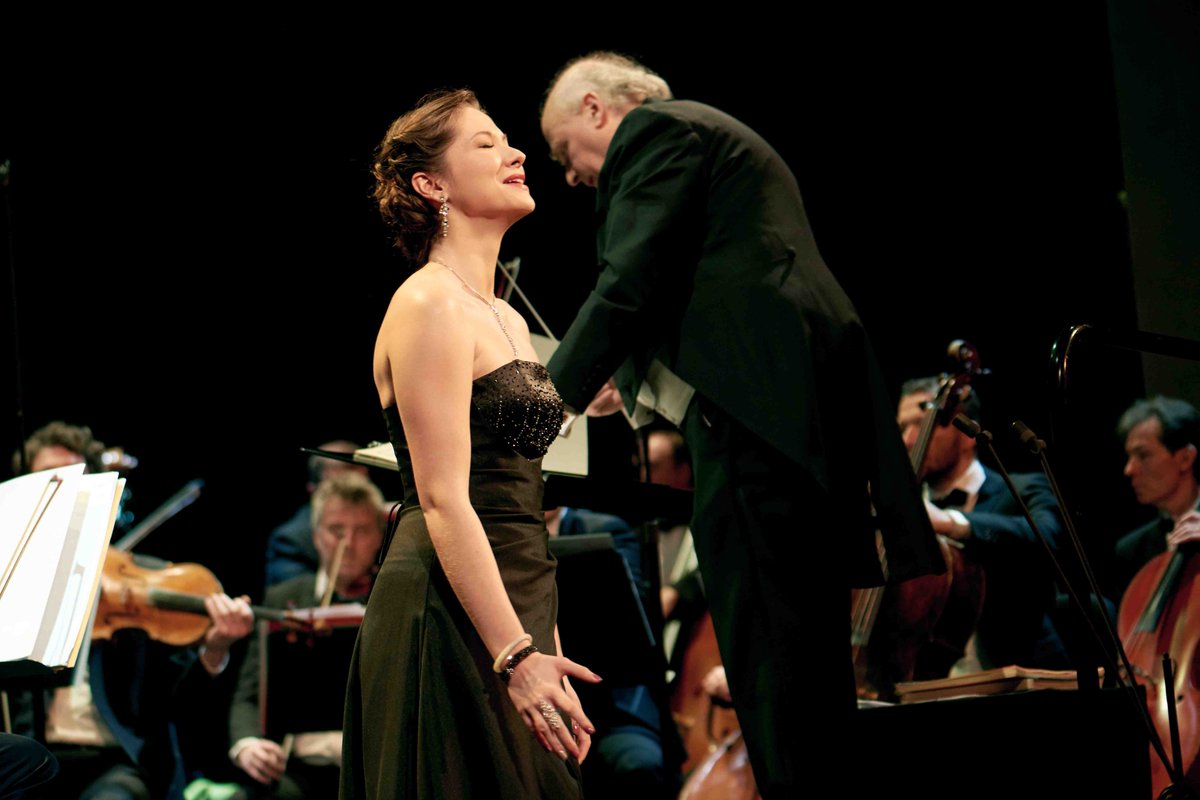operamarseille's tweet photo. 🎵 @voix_nouvelles - LA FINALE RÉGIONALE PACA 
📆 Vendredi 24 février 20h à l'Opéra de Marseille
📢 Entrée libre
En savoir +👉 https://t.co/vQYIMdUBvL 
#Operamarseille https://t.co/1aut9VSAfy
