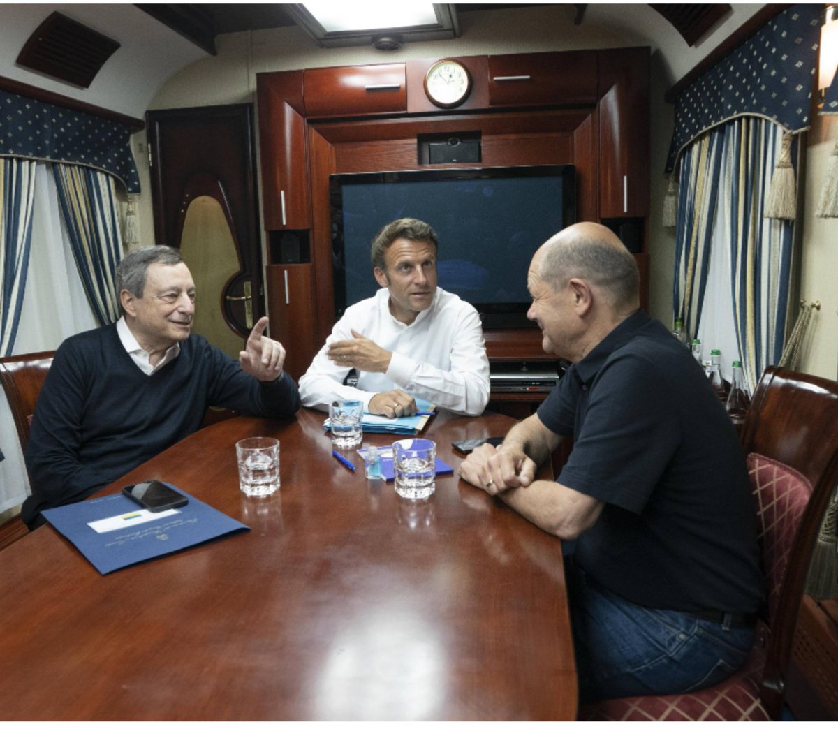 Mai più l'Italia avrà lo spessore politico e l'importanza internazionale che Draghi le aveva ritagliato. Peccato.