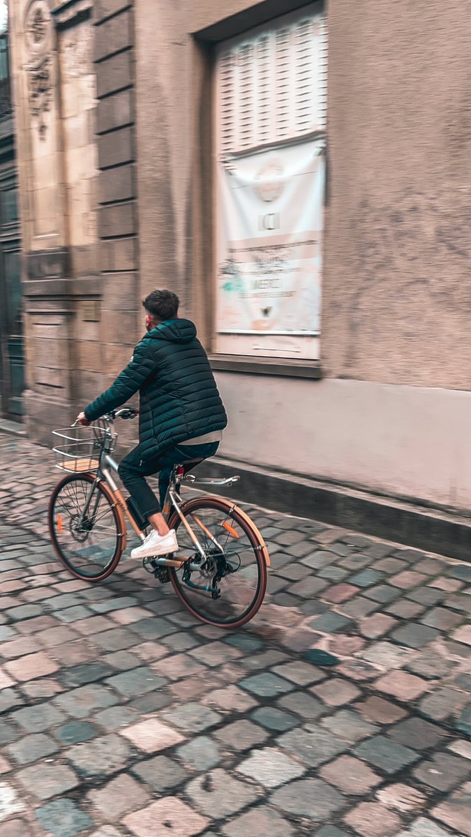 𝐏𝐨𝐮𝐫𝐪𝐮𝐨𝐢 𝐚𝐜𝐡𝐞𝐭𝐞𝐫 𝐮𝐧 𝐯𝐞́𝐥𝐨 𝐞́𝐥𝐞𝐜𝐭𝐫𝐢𝐪𝐮𝐞 ? 🤔

Les vélos Hyboo permettent de se déplacer avec plus de charges qu’un vélo classique, de mieux résister au vent et de retrouver une certaine liberté de déplacement individuel. 🚴

#velo #veloelectrique