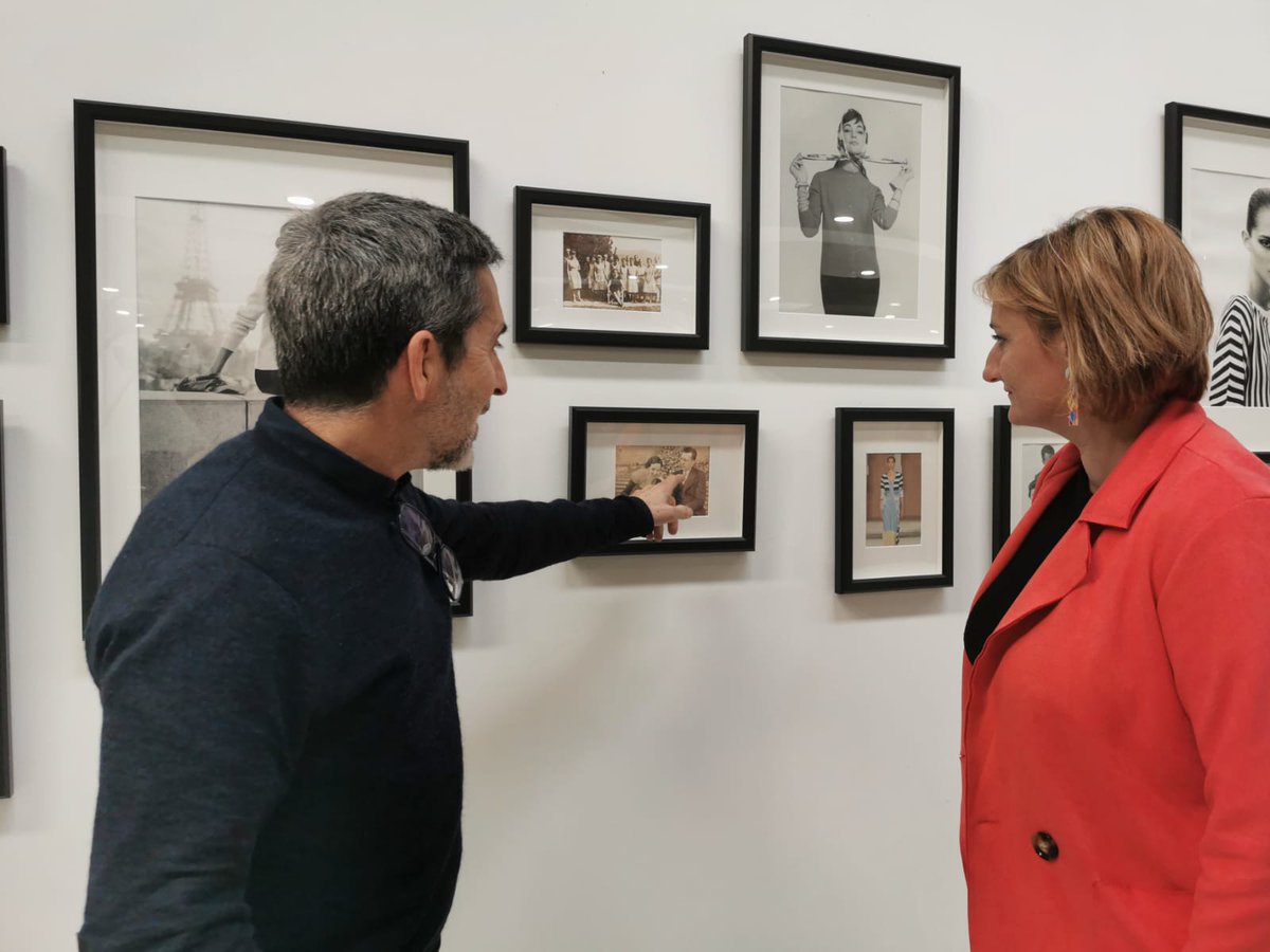 ERC_IGUALADA's tweet photo. 🧶 Visitem #Escorpion, una empresa igualadina emblemàtica, fundada el 1929, que s'ha consolidat com un referent internacional del gènere de punt

🤝🏼 Volem cuidar les #pimes i potenciar indústries sostenibles i de proximitat, facilitant la col·laboració en les cadenes de valor https://t.co/GtrtYD1JCc