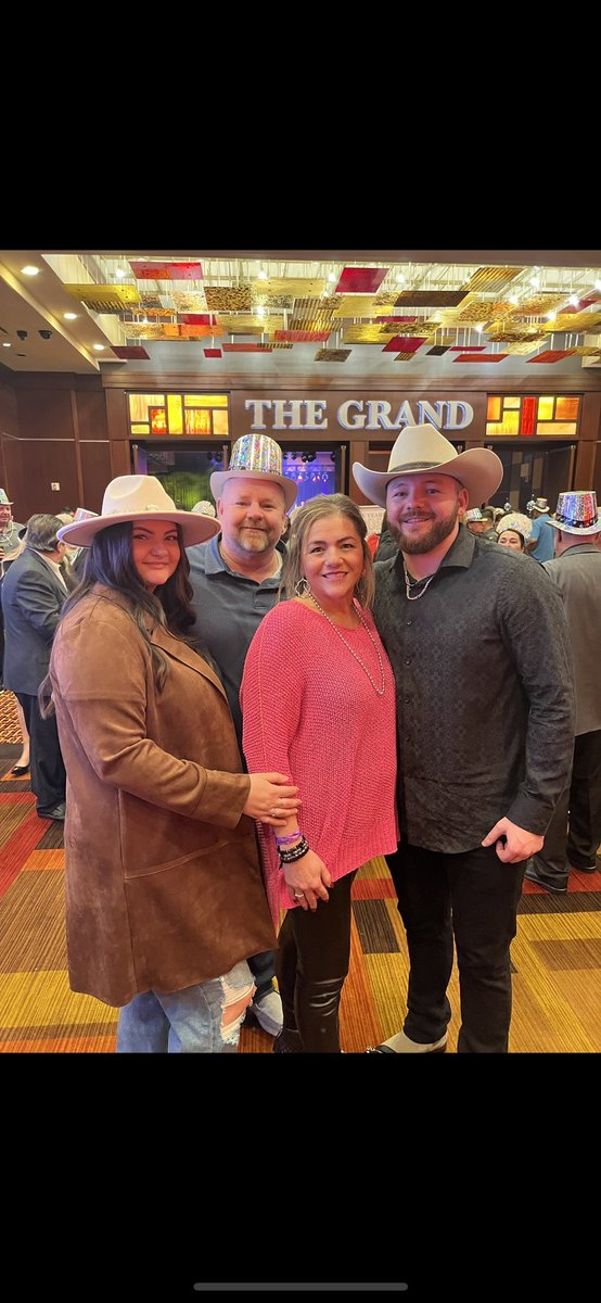 BaneBonner's tweet photo. While we don’t take or post many pictures of us, we are always behind the scenes. Doing life together and trying to raise a family! I wanted to Thank You for all you do for me and the kids. I love you!  Happy 27 years!!! @lbonner12 @LoganBaneBonner @LondonBonner https://t.co/mrZEFjA4q5